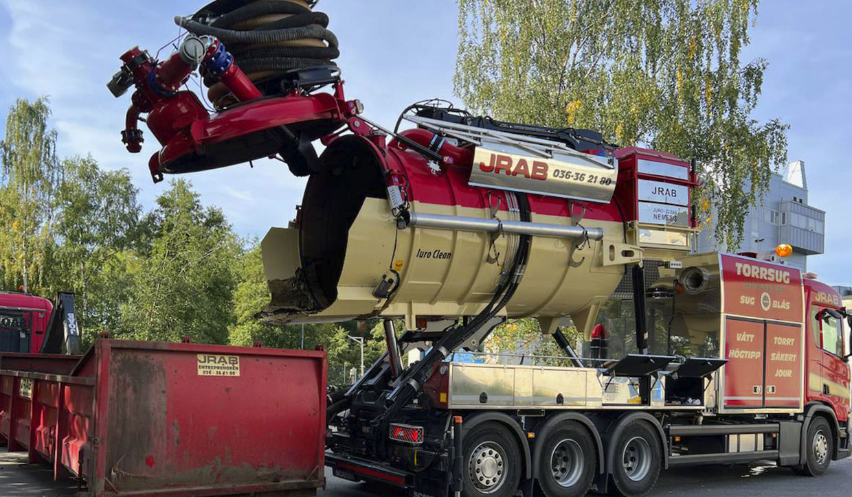 Torrsugning i Jönköping JRAB högtippning i container